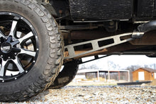 Load image into Gallery viewer, Traction Bar Kit | Inverted U-bolts | 0-6 Inch | Ford F-250 Super Duty (08-16)